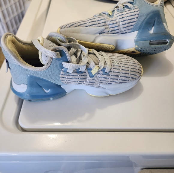 Nike LeBron Witness youth 3.5 - Picture 9 of 11